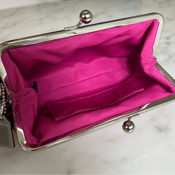 NTW COACH Vintage Optic Mini Signature Lurex Framed Kisslock Clutch Raspberry - Picture 10 of 12